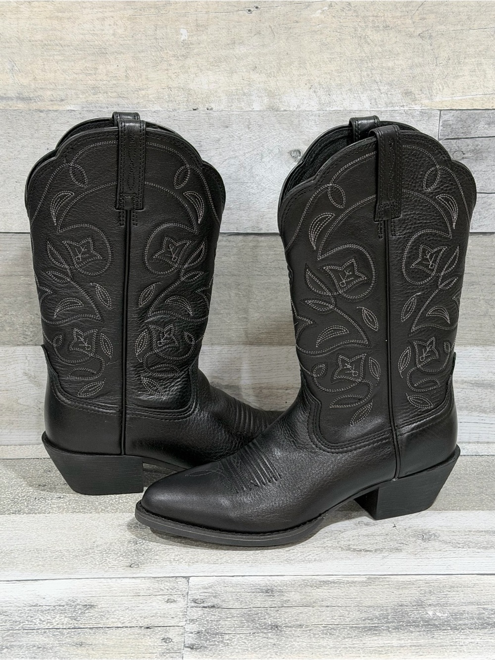 ARIAT Heritage Western R-Toe Women’s Boot - Black Leather - Size - 5.5 .US